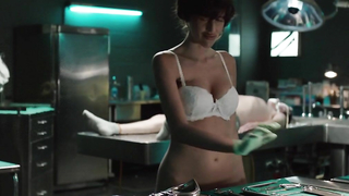 Paz de la Huerta desnuda, escena de sexo de Nurse 3D (2013)