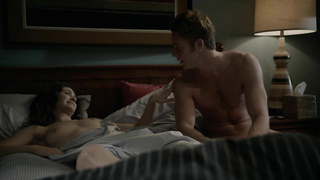 Emmy Rossum nackt, Sexszene aus Shameless s04e01 (2014)