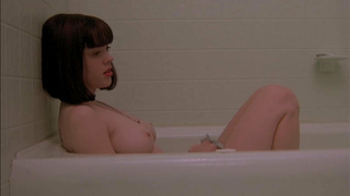 Rose McGowan nackt, Sexszene aus The Doom Generation (1995)