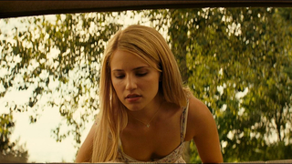 Dianna Agron desnuda, escena de sexo de The Family (2013)