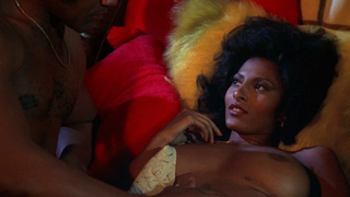 Pam Grier nua, cena de sexo de Bucktown (1975)