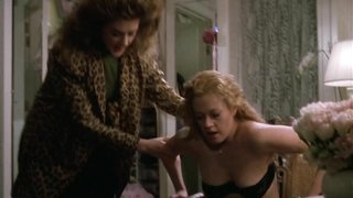 Melanie Griffith ed Elizabeth Whitcraft nude, scena di sesso da Working Girl (1988)