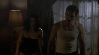 Elena Satine y Jessica Marais desnudas, escena de sexo de Magic City s02e08 (2013)