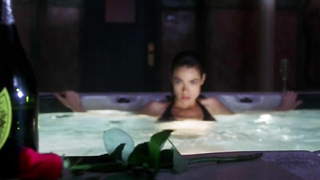 Scène érotique de Denise Richards de Valentine (2001)