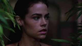 Scène érotique de Denise Richards de Valentine (2001)