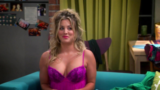 Escena erótica de Kaley Cuoco de The Big Bang Theory s07e04 (2013)