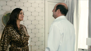 Monica Bellucci erotische Szene aus Des gens qui s'embrassent (2013)