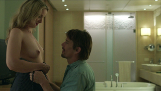 Julie Delpy çıplak, Before Midnight (2013) filminden seks sahnesi