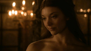 Scène érotique de Natalie Dormer de Game of Thrones s02e03 (2012)