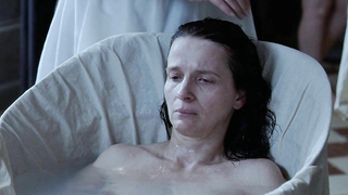 Juliette Binoche erotische Szene aus Camille Claudel 1915 (2013)