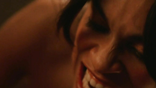 Rosario Dawson desnuda, escena de sexo de Alexander (2004)