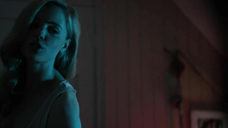 Melissa George desnuda, escena de sexo de Bag of Bones (2011)