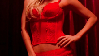 Scène érotique de Sophie Monk de The Hills Run Red (2009)