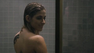 Escena erótica de Sarah Shahi y Weronika Rosati de Bullet To The Head (2012)