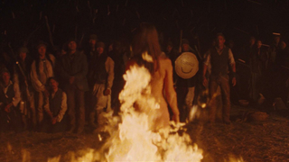 Escena erótica de Olivia Wilde de Cowboys and Aliens (2011)