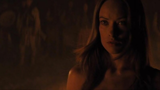 Escena erótica de Olivia Wilde de Cowboys and Aliens (2011)