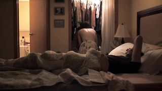 Scena erotica di Sophia Takal da Personaggi secondari (2012)