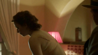 Scena erotyczna Hayley Atwell z filmu Restless (2012)