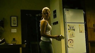 Escena erótica de Jennifer Lawrence de La casa al final de la calle (2012)