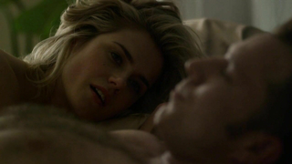 Rachael Taylor desnuda, escena de sexo de Jessica Jones s01e07 (2015)