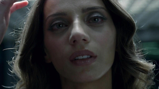 Escena erótica de Angela Sarafyan de Westworld s01e01 (2016)