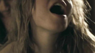 Maeve Dermody nue, scène de sexe de Beautiful Kate (2009)