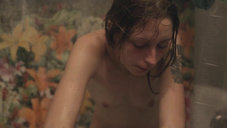 Erotische Szene von Arielle Holmes aus „Heaven Knows What“ (2015)