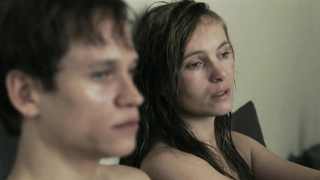 Martina Gedeck y Nadja Uhl desnudas, escena de sexo de The Baader Meinhof Complex (2008)