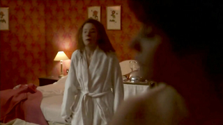 Julie Marie Parmentier y Christine Citti desnudas, escena de sexo de Suite noire s01e02 (2009)