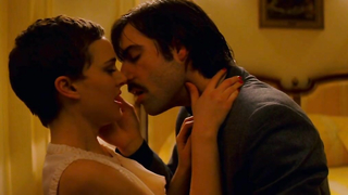 Escena erótica de Natalie Portman de Hotel Chevalier (2007)