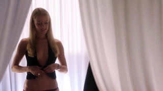 Rachel Skarsten nua, cena de sexo de Transporter The Series s01e03 (2012)