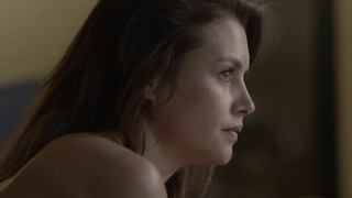 Hannah Ware nuda, scena di sesso da Boss s01e03 (2012)