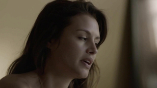 Hannah Ware nuda, scena di sesso da Boss s01e03 (2012)