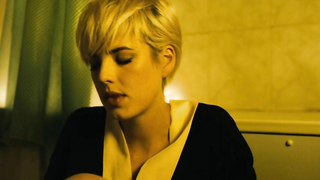 Scena erotica di Agyness Deyn da Pusher (2012)