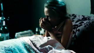 Diane Kruger desnuda, escena de sexo de Inhale (2010)