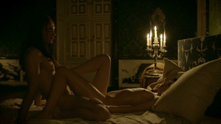 Anna Brewster, Versailles s01e06'dan (2015) çıplak, seks sahnesi