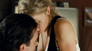 Radha Mitchell nua, cena de sexo de The Code (2009)