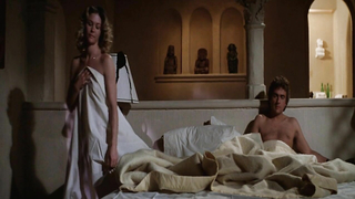 Annette Haven desnuda, Dorothy Le May desnuda, Constance Money desnuda, Dee Wallace desnuda, escena de Stone 10 (1979)