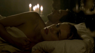 Hannah New desnuda, escena de Black Sails s03e07 (2016)