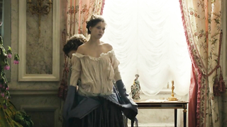 Virginie Ledoyen nago, Lea Seydoux nago, scena z Pożegnania, moja królowo (2012)