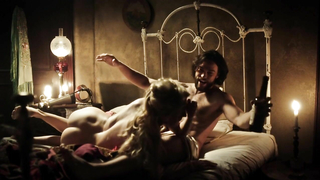 Pamela Mars desnuda, escena de Copper s02e03 (2012)