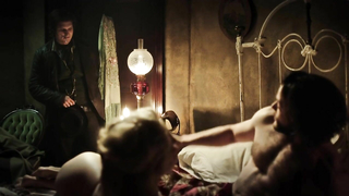 Pamela Mars desnuda, escena de Copper s02e03 (2012)