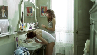 Laetitia Casta nue, scène du grand appartement (2006)