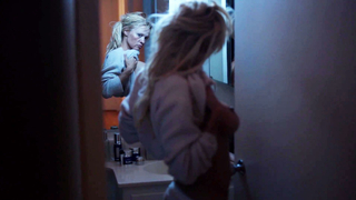 Pamela Anderson desnuda, escena erótica de Connected (2015)