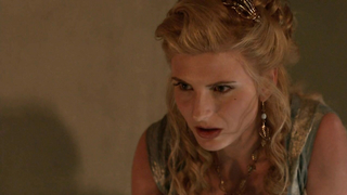 Viva Bianca nuda, scena erotica da Spartacus: Blood and Sand s01e10 (2010)