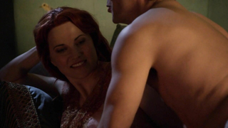 Lucy Lawless desnuda, escena erótica de Spartacus: Sangre y Arena s01e10 (2010)