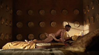 Lucy Lawless nua, cena de sexo de Spartacus: Blood and Sand s01e08 (2010)