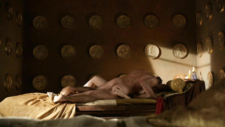 Lucy Lawless nua, cena de sexo de Spartacus: Blood and Sand s01e08 (2010)