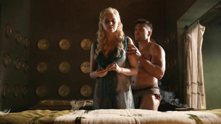 Lucy Lawless nua, cena de sexo de Spartacus: Blood and Sand s01e08 (2010)