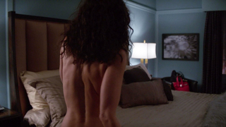 Lisa Edelstein nuda, scena erotica da Girlfriends Guide to Divorce s02e06 (2015)